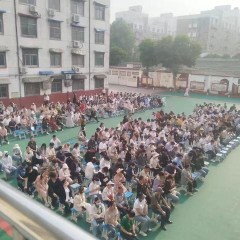 <家校共育> 一管四变，实现亲子关系的有效沟通—向阳路小学家校共育活动纪实