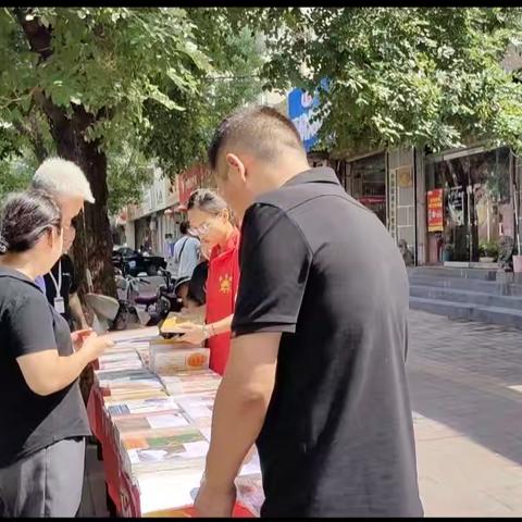 土山街社区开展“普及全民阅读 共享科学生活”活动