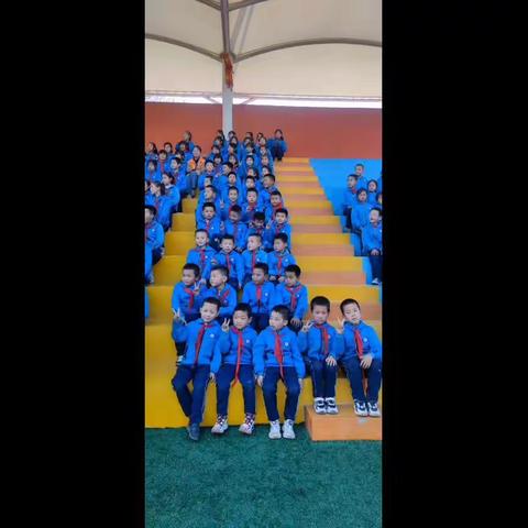 家校携手赴春约 双向共育待花开～陇县恒大小学二年级一班期中表彰总结