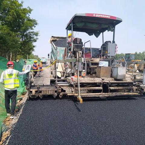 G309市政配套项目SG-1标段沥青下面层试验段顺利完成