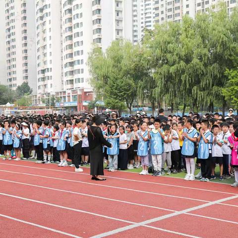 开学第一课 | 开学安全“警”相随 平安成长不“迷”路