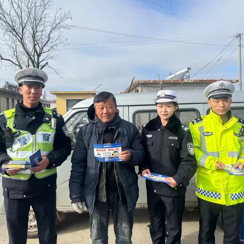 大集送安全！秦皇岛交警走进西河南大集，电动车安全知识“零距离”普及/美丽乡村行