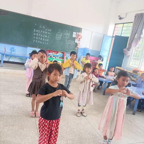 东瓦金银花幼儿园的简篇