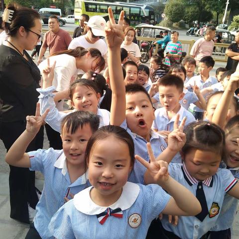 “走进小学，体验成长”童乐幼儿园组织大班幼儿参观小学活动