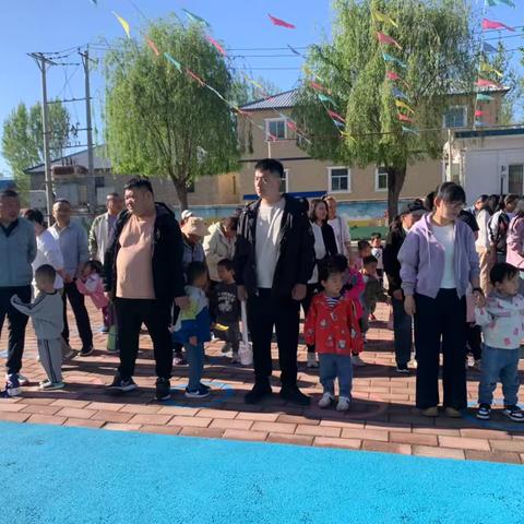 亲子齐运动，快乐共成长—下胡良中心尚庄幼儿园亲子趣味运动会活动