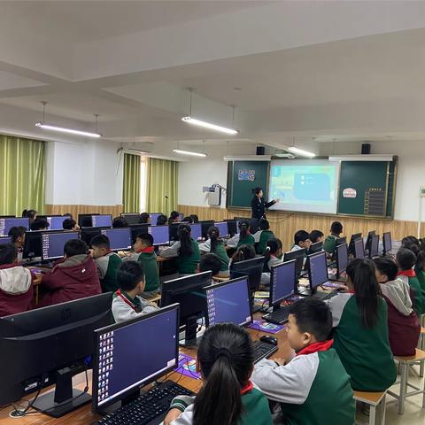 课堂展风采 教研促成长———开封市宋城小学科任组大教研活动