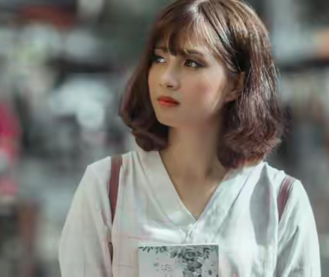 不小心打开她的抽屉，里面的物品让我兴奋异常…