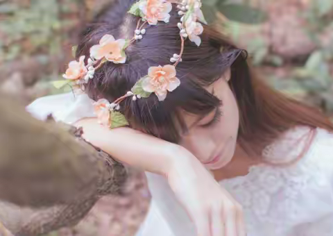 这换装年会，是不是有点尬……