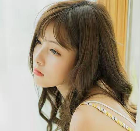 老婆离世五年，旅游时见个小孩长得像她，跟踪他到家我崩溃大哭