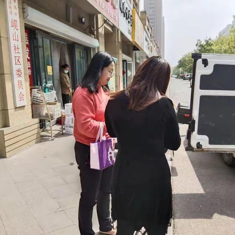 岘山社区开展“垃圾分类 践行绿色生活”主题宣传活动