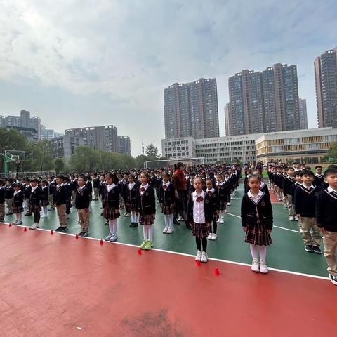 “喜迎建队日 争做好队员”武汉市粮道街中学小学部二年级第二批入队仪式