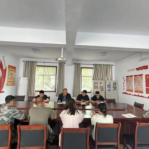 韩城市薛峰林场传达市林业局森林防火推进会会议精神