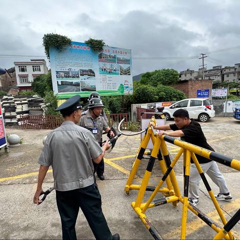 城北小学一呼百应反恐防暴应急演练