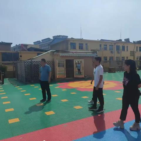 护航开学季！新华路街道开展秋季学期校园安全检查工作