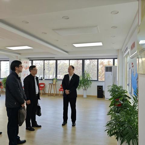 黄元炯赴武汉分行科创中心 开展工作调研