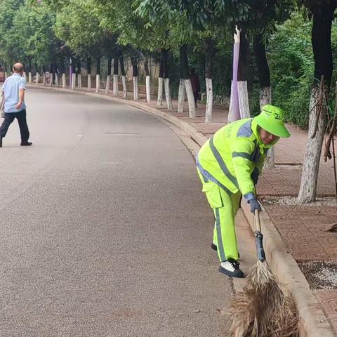 【宜良玉禾田】环卫工人的清扫与守护