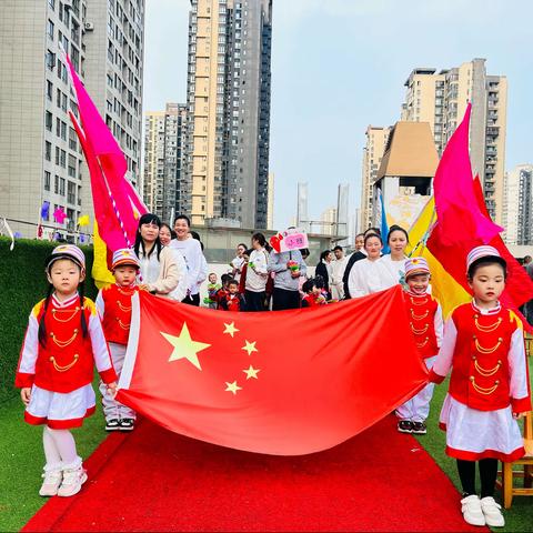 润丰明希幼儿园“大手拉小手，一起来运动”亲子运动会