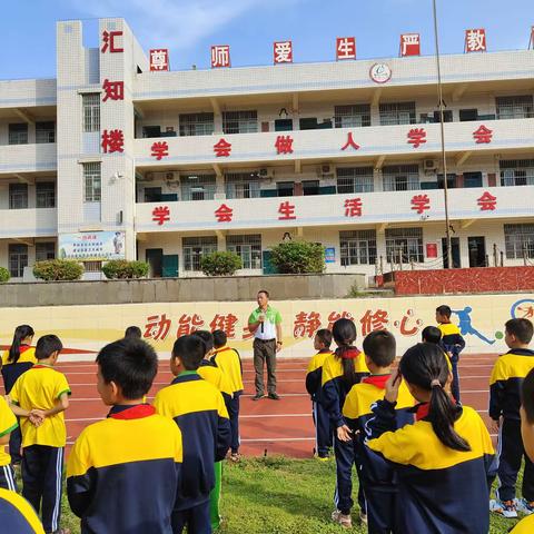 【护苗行动】清查“萝卜刀”   守护校园安全 ——八一东山第一小学“萝卜刀”玩具产品安全专项排查