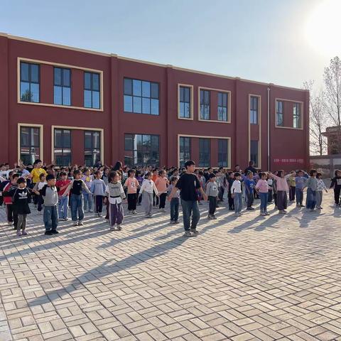 《阳光课间操     活力满校园》——居厢镇纪店小学课间操展示活动