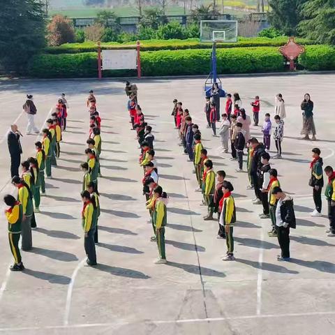 消防演练筑防线 安全护航伴成长——遂平县文城乡东营学校开展消防应急演练活动