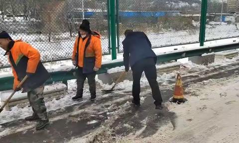 阳泉公路分局除冰雪保畅通  一直在路上