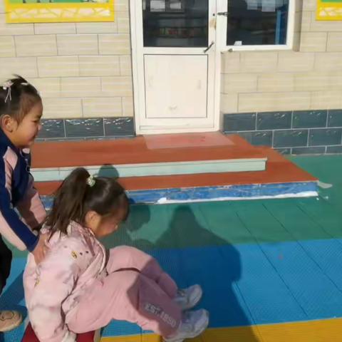 李官营幼儿园“简约版”冰壶比赛开赛啦