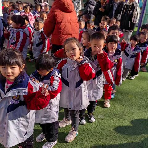 萌娃初成长 自理我最棒