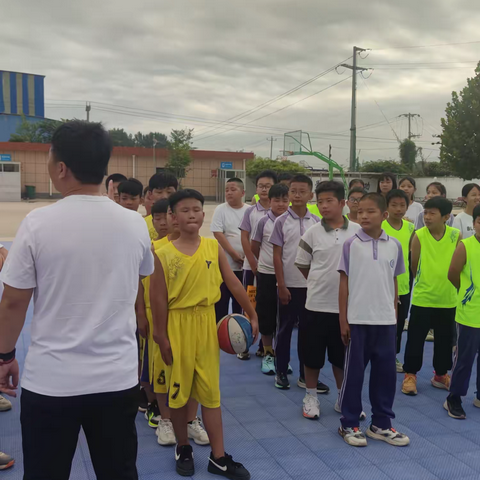 大麻各庄小学“全力备战篮球赛，挥洒激情展风采”——遵化市平安城镇小学篮球比赛