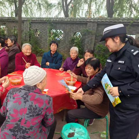 【铜川公安】 耀州交警大队董家河中队以重阳节活动为契机开展宣传活动