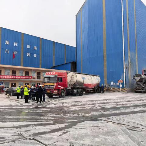 【铜川公安】耀州交警进企业开展交通安全宣传活动