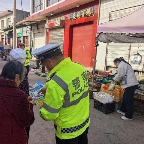 【铜川公安交警】耀州大队董家河中队走进孝义社区街道   开展交通安全宣传活动