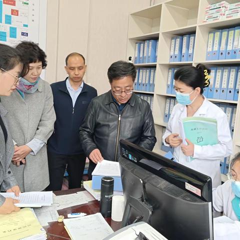 李国亮副区长调研社区卫生服务站建设情况