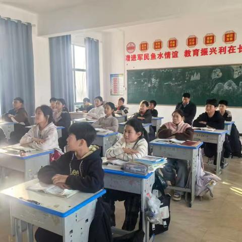 直击课堂原生态，共研教学促提升-一路河镇中心校赴宋营小学开展”推门听课”活动纪实