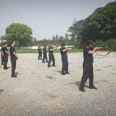 人行驻马店市分行保卫科开展实弹射击训练