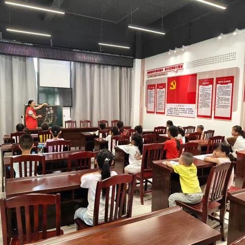 白露街道星艺社区校外学习站书法美术班开课啦！