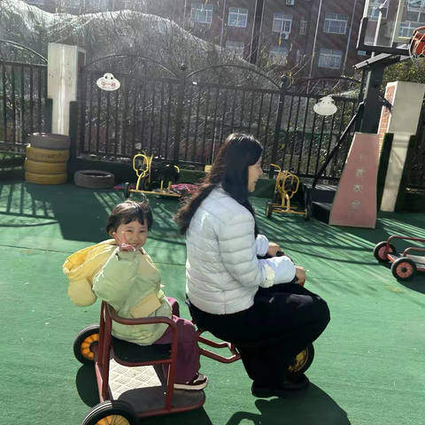 【师德师风】微光如李 温暖童心  ———东平县佛山实验幼儿园师德模范典型 李明婧