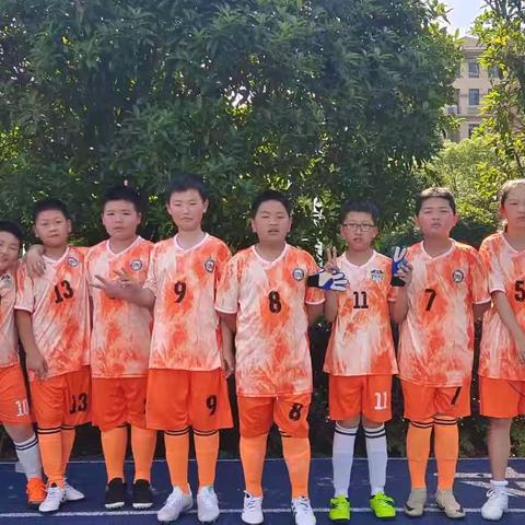 2004班在祝融小学第六届“幸福杯”足球联赛中获奖！