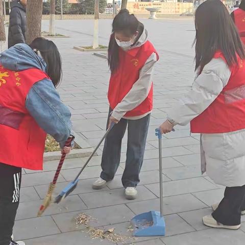 “秋冬扫落叶”志愿活动——航空铁道学院