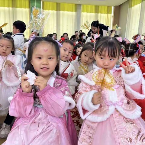 【中二班】💐--雁塔区第十五幼儿园中二班