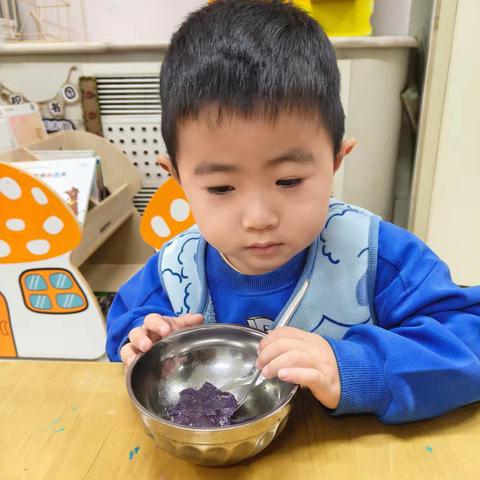 幼儿园立冬活动：饺子里的温暖时光——小五班