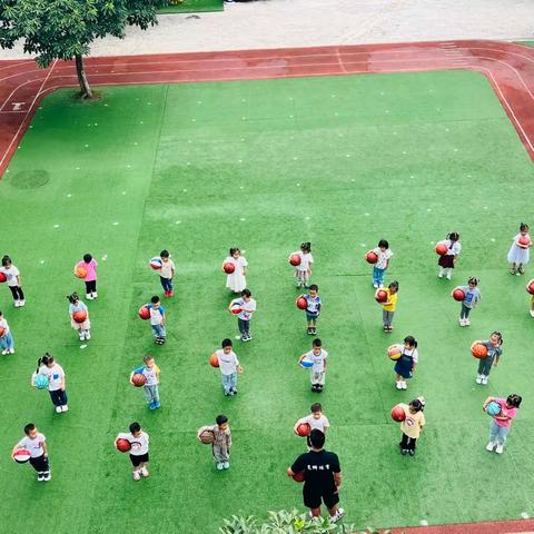 小篮球🏀，大梦想----石板滩小学附属幼儿园东风分园中二班篮球课🏀