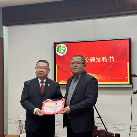 青春与法同行 共筑安全校园 ——石河子第三中学法治进校园活动