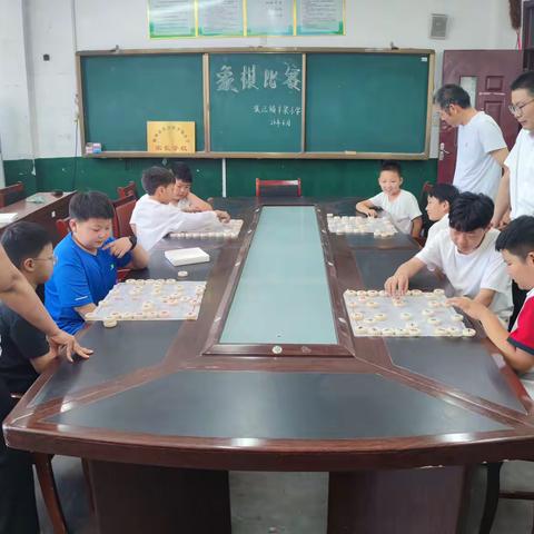 “‘棋’妙世界 ，乐在‘棋’中”——张汪镇辛集小学开展象棋比赛活动