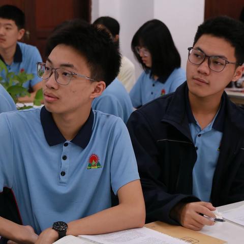 示范引领促教研，立足课堂树榜样 ｜ 记海口山高高级实验中学语文组研究示范课活动