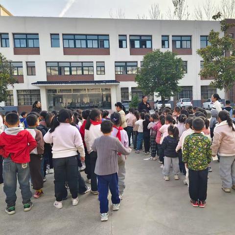 以“练”筑防，临“震”不乱——铜山区吕梁学校防震应急疏散演练