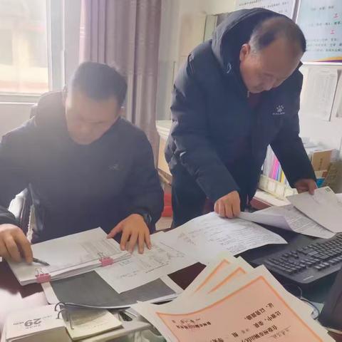 铜山区吕梁学校迎接体育卫生及红十字会工作调研