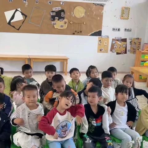 水晶苑幼儿园中二班第四周活动剪影