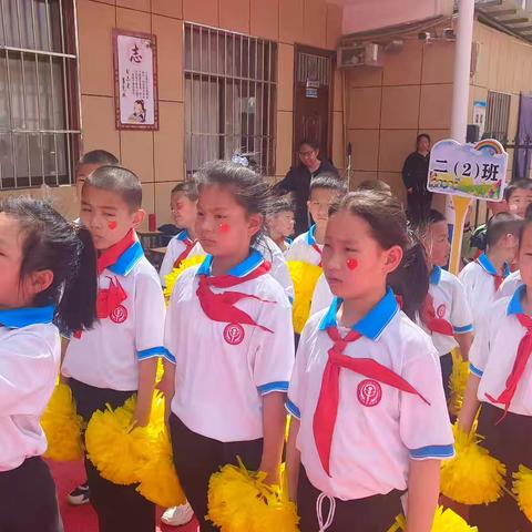 挥洒青春汗水 展现运动风采 二年级1班运动会风采展示