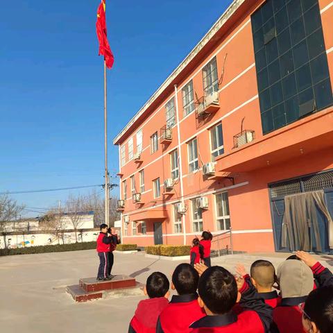 留楚镇大邵村教学点开学第一课升旗仪式——德育与安全教育并重
