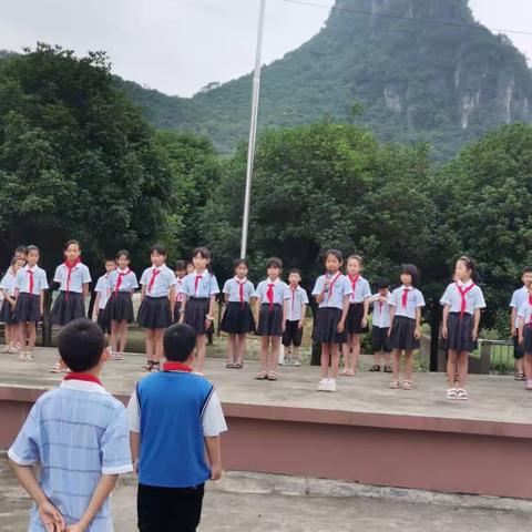 远离香烟，康康生活――柳城县伏虎华侨农场学校20一1中队无烟日国旗下讲话